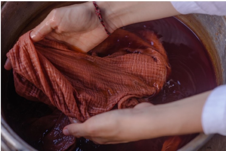 Obradoiros creativos no Museo Etnolóxico de Ribadavia. Tinturas