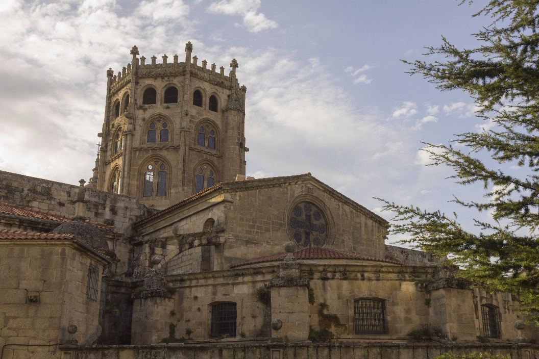 Nova: Nuevas intervenciones en la catedral de Ourense | Cultura de Galicia