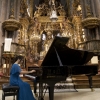 La pianista japonesa en un momento del concierto en la catedral de Santiago