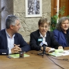 secretario xeral de Política Lingüística y el profesor de la Universidad de Tsudajuku presentaron esta mañana la 'Nova gramática galega' y la edición bilingüe gallego-japonés de la primera parte de 'Os Eidos'