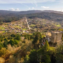 Castillo de Sobroso (Mondariz). Vista aérea del castillo, situado en la parroquia de Villasobroso
