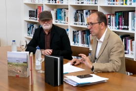 Anxo M. Lorenzo presenta o VII Premio Galicia de Fotografía Contemporánea que promove novas creacións nesta disciplina