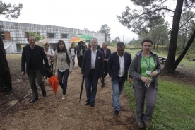 O conselleiro de Cultura, Educación e Ordenación Universitaria, Xesús Vázquez Abad, na visita ao parque