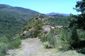 Comienzan los trabajos de limpieza y desbroce en el Castro de Vilar, en Folgoso do Courel Comienzan los trabajos de limpieza y desbroce en el Castro de Vilar, en Folgoso do Courel