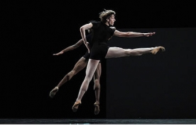 Sean Philippe Dury é o director da Elephant in the black  box company