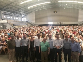 Miranda pide na novena xuntanza da emigración de Vilanova aos galegos do exterior e aos retornados que non esquezan nunca que Galicia os agarda sempre cos brazos abertos   