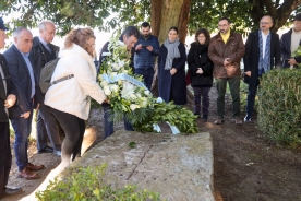 Román Rodríguez realiza a ofrenda floral polo 84 aniversario do pasamento de Valle-Inclán