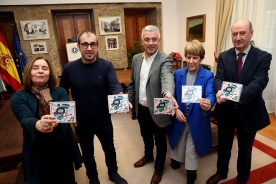 ‘Ao son delas’ ponlle música en galego ao transporte escolar de Zas