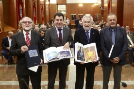 Román Rodríguez destaca o extraordinario talento plástico galego na presentación do libro de arte do Parlamento
