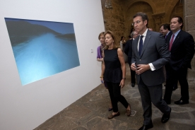 O presidente da Xunta inaugurou a exposición 'On the road'