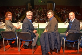 O delegado territorial da Xunta de Galicia na Coruña, Ovidio Rodeiro, acompañou ao alcalde da localidade, Juan José Dieste, no acto de apertura das xornadas