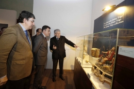 El conselleiro de Cultura e Educación participó en el acto de apertura de la exposición