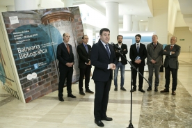 Los conselleiros Román Rodríguez y Jesús Vázquez Almuíña inauguraron la muestra 'Balnearia', que podrá visitarse hasta finales de julio