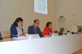 O secretario xeral de Cultura, Anxo Lorenzo; a directora-xerente da Fundación Cidade da Cultura, Ana Isabel Vázquez Reboredo; e a subdirectora xeral de Bibliotecas, Cristina Rubal, presentaron hoxe no Gaiás a xornada técnica Datos abertos enlazados en bibliotecas, arquivos e museos, que reuniu preto de 100 persoas no Gaiás