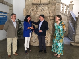 El conselleiro de Cultura y la alcaldesa de Mondoñedo vienen de firmar un convenio para realizar esta actuación para la cual la Xunta de Galicia aportará 25.000 euros