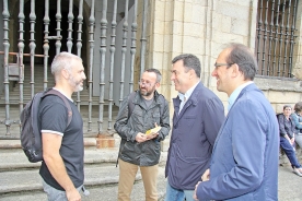 El conselleiro de Cultura, Educación y Ordenación Universitaria, Román Rodríguez, participó hoy en la andadura de la sesión Dos siglos del rostro de Galicia, que el ciclo Monumenta