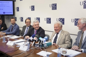 A Consellería de Cultura, Educación e Ordenación Universitaria, representada polo secretario xeral de Cultura, Anxo Lorenzo, participou esta mañá na rolda de prensa de presentación do gañador do XVIII Premio Internacional Grupo Compostela-Xunta de Galicia