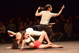 Feira do Leste presenta sus dos espectáculos en el Salón Teatro durante su residencia en el CDG