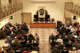 Feijóo subrayó que de los símbolos de ayer y de hoy que alberga el Museo do Pobo Galego "brota una cultura para el entendimiento"