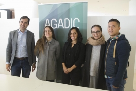O director da Agadic e os representantes das compañías seleccionadas asinaron hoxe os contratos mediante os que a Xunta investirá 51.344 euros no desenvolvemento destes tres espectáculos