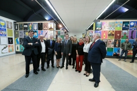 El presidente de la Xunta, Alberto Núñez Feijóo, participó en la entrega de premios de la Bienal internacional de Cartelismo Terras Gauda-Concurso Francisco Mantecón 