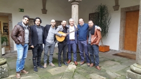 El secretario general de Política Lingüística acompañó al grupo vigués en la presentación del disco A Roda Live / A Roda ao vivo en Ortigueira