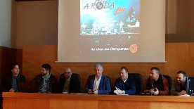 El secretario general de Política Lingüística acompañó al grupo vigués en la presentación del disco A Roda Live / A Roda ao vivo en Ortigueira