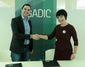 Jacobo Sutil y Nieves Rodríguez firmaron el convenio para la realización del programa de actividades de la vigésimo segunda edición de estos galardones teatrales