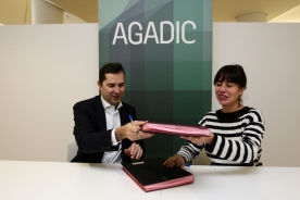 A Axencia Galega das Industrias Culturais (Agadic) da Consellería de Cultura, Educación e Ordenación Universitaria e a asociación Músicos ao Vivo subscribiron hoxe o convenio de colaboración dunha nova edición dos Premios Martín Códax da Música