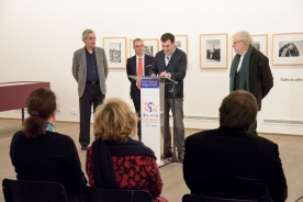 El conselleiro de Cultura en la inauguración de la exposición