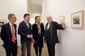 El conselleiro de Cultura en la inauguración de la exposición