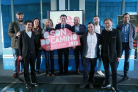 El conselleiro de Cultura, Educación y Ordenación Universitaria, Román Rodríguez, y la directora de Turismo de Galicia, Nava Castro, acompañados por la comisaria del Xacobeo 2021, Cecilia Pereira, presentaron esta mañana el festival O Son do Camiño
