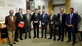 El conselleiro de Cultura, Educación y Ordenación Universitaria y presidente del Patronato de la Fundación Pública Gallega Camilo José Cela (FPGCJC), Román Rodríguez; el director del Instituto Cervantes, Juan Manuel Bonet; el titular de la Diputación de Guadalajara, José Manuel Latre; y el responsable de la Fundación Charo y CJC, Camilo José Cela Conde; firmaron hoy un protocolo de colaboración