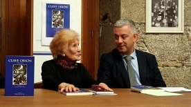 El secretario general de Política Lingüística, Valentín García, y la directora, escritora y académica de la lengua gallega Luz Pozo Garza