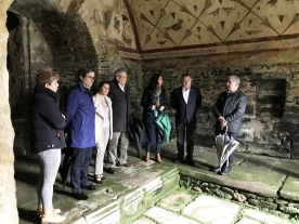 El delegado territorial, José Manuel Balseiro, en la visita al templo