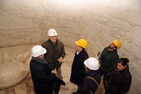 El conselleiro de Cultura, Román Rodríguez, visitó esta mañana el templo