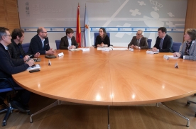 A conselleira de Infraestruturas e Vivenda, Ethel Vázquez e o conselleiro de Cultura, Educación e Ordenación Universitaria, Román Rodríguez, participaron hoxe na segunda comisión de seguimento do Protocolo de mellora e integración paisaxística das entradas dos Camiños de Santiago