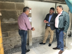 El delegado territorial de la Xunta de Galicia en A Coruña, Ovidio Rodeiro, visitó hoy esta actuación junto al alcalde, José Manuel López Varela
