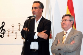 O fotógrafo galego Román Montesinos exhibe na Casa de Galicia obras inéditas da súa "fotografía metafórica"