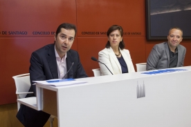 O director da Agadic e a concelleira de Cultura de Santiago, na presentación do novo bono