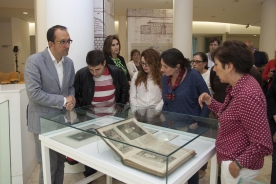 Anxo Lorenzo na inauguración da mostra