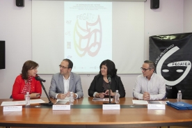 Anxo Lorenzo na rolda de prensa de presentación das xornadas de teatro