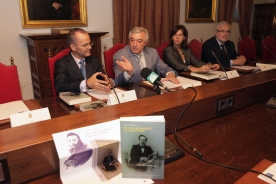 O conselleiro de Cultura na presentación do libro de Carlos Villanueva sobre Víctor Said Armesto