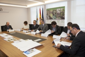 O conselleiro de Cultura e Educación asinou hoxe os convenios cos respectivos alcaldes para executar as correspondentes obras