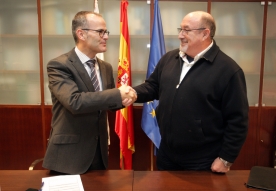 O conselleiro de Cultura, Educación e Ordenación Universitaria, Xesús Vázquez Abad, co alcalde de Friol, Antonio Muiña