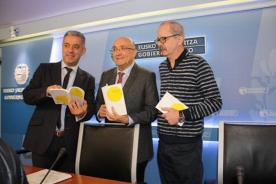 A Consellería de Cultura, Educación e Ordenación Universitaria presentou hoxe en Donostia “Nimbos / Argi-koroak”, a edición bilingüe galego-éuscaro da obra díazcastriana coa que a Xunta de Galicia pecha a ampla programación de actividades e de proxectos postos en marcha co gallo da celebración das Letras Galegas 2014, dedicadas a Xosé María Díaz Castro A Consellería de Cultura, Educación e Ordenación Universitaria presentou hoxe en Donostia “Nimbos / Argi-koroak”, a edición bilingüe galego-éuscaro da obra díazcastriana coa que a Xunta de Galicia pecha a ampla programación de actividades e de proxectos postos en marcha co gallo da celebración das Letras Galegas 2014, dedicadas a Xosé María Díaz Castro
