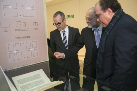 O conselleiro de Cultura, Educación e Ordenación Universitaria, Xesús Vázquez Abad, participou hoxe na inauguración da exposición ‘O berce do libro. Incunables da colección ABANCA