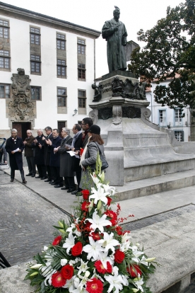 Anxo Lorenzo participou hoxe na ofrenda-homenaxe que Santiago de Compostela lle rendeu a Eugenio Montero Ríos, no ano no que se conmemora o centenario do seu pasamento