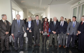 O conselleiro de Cultura, Educación e Ordenación Universitaria, Román Rodríguez, presentou hoxe na sala Eisenman do Gaiás a programación promovida pola Xunta de Galicia para conmemorar as Letras Galegas 2015 O conselleiro de Cultura, Educación e Ordenación Universitaria, Román Rodríguez, presentou hoxe na sala Eisenman do Gaiás a programación promovida pola Xunta de Galicia para conmemorar as Letras Galegas 2015