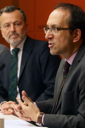 La Biblioteca Pública de Santiago Ánxel Casal, gestionada por la Consellería de Cultura e Educación, también estará presente, un año más, en la feria del libro para dar a conocer su colección La Biblioteca Pública de Santiago Ánxel Casal, gestionada por la Consellería de Cultura e Educación, también estará presente, un año más, en la feria del libro para dar a conocer su colección